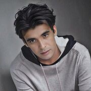  ,   Uzi, 35 ,   ,   