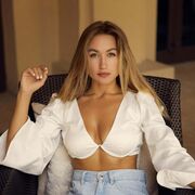  ,   Angelina, 22 ,   ,   