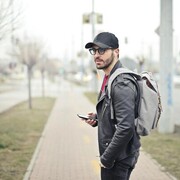  ,  Anton, 32