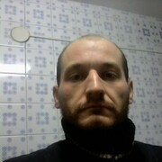  ,  Jon, 40