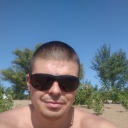  ,   Denzel, 37 ,   