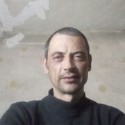  Lawndale,  Mihail, 44