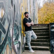  ,  Artyom, 33