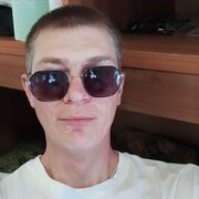  ,  Viktor, 33