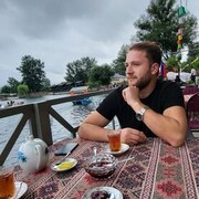  ,  Rovshen, 29