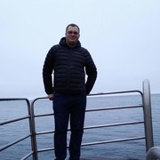  ,  Valdas, 38