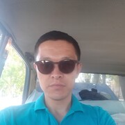  ,  Xusanbek, 35
