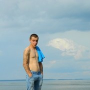  ,   Nikolay, 32 ,  