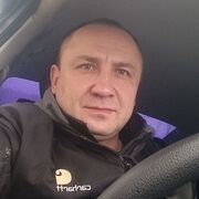  ,  Nik, 43