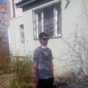  ,  Petro, 33