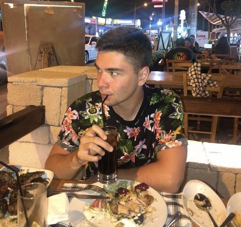  Athienou,   Artur, 25 ,   ,   