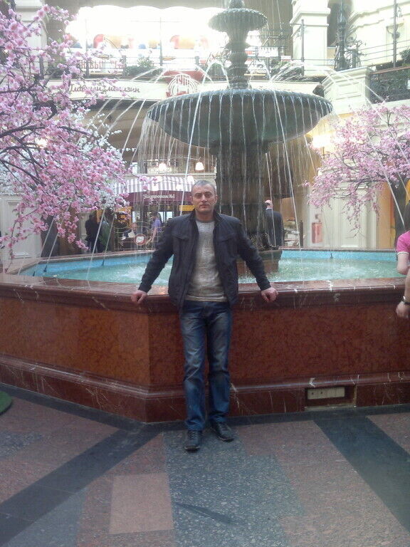  20381526  Roman, 43 ,    