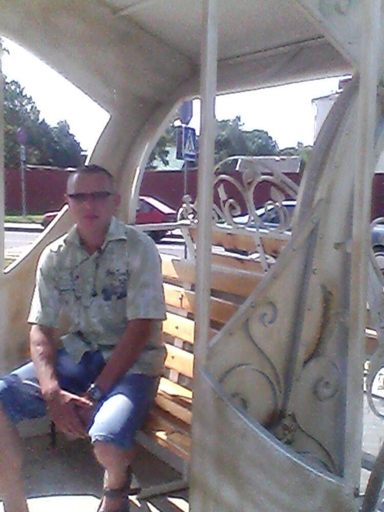  5493836  Dmitrii, 45 ,    