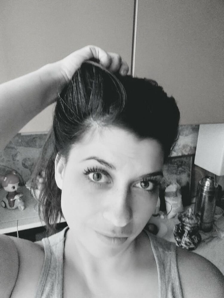  49903596  Kamila, 39 ,    