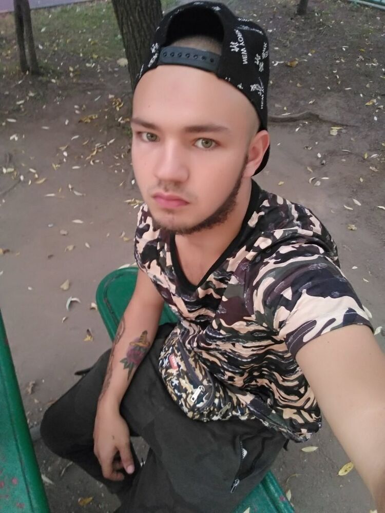  ,   Maksim, 25 ,   ,   , c 