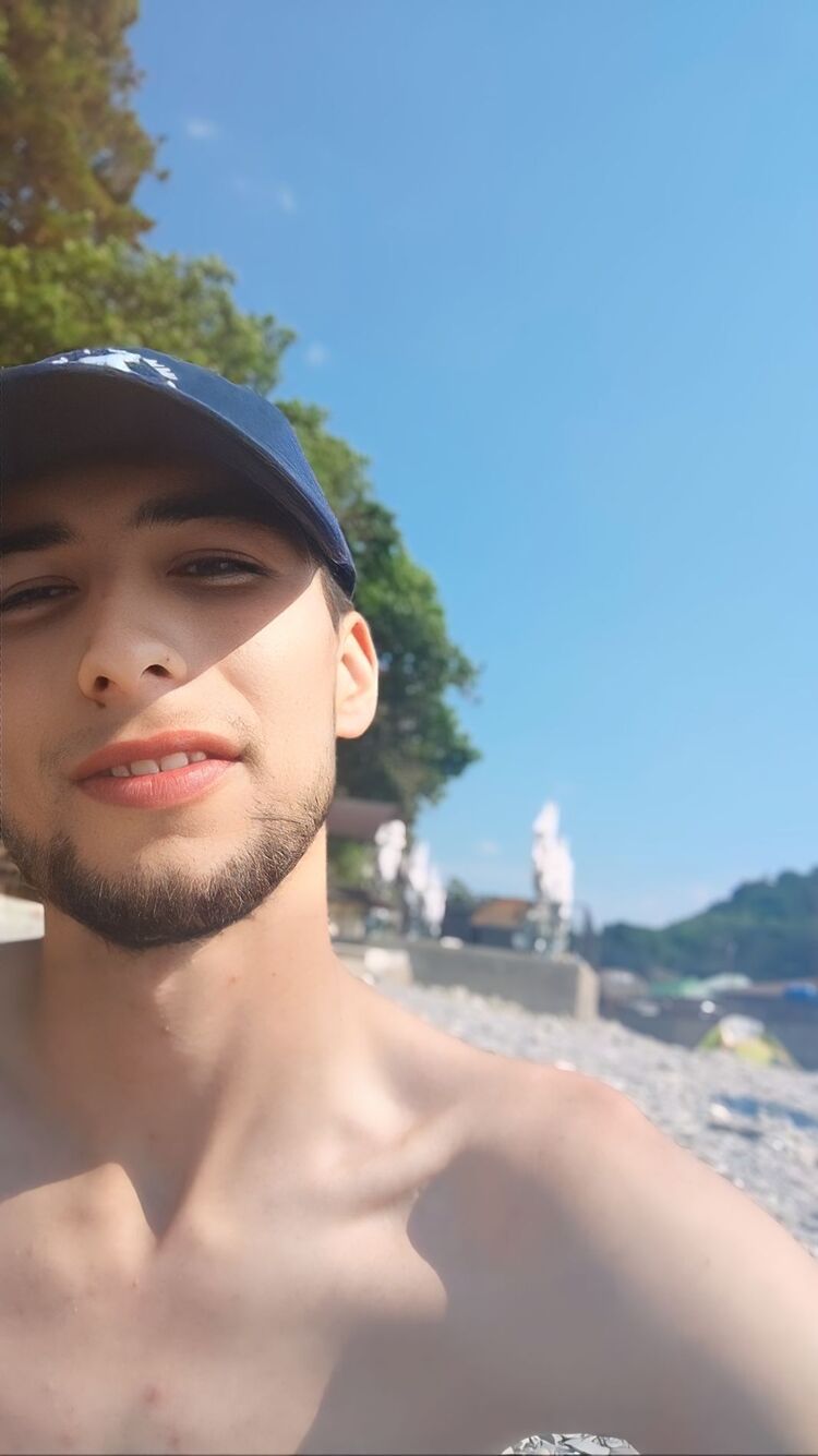  44669526  Sarvar, 23 ,    