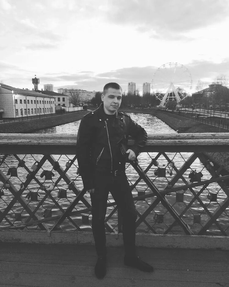   ,   Denis, 30 ,   ,   