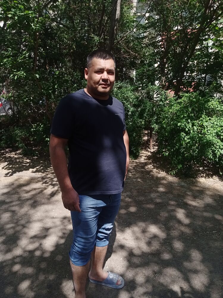  44450846  Sanjarbek, 35 ,    