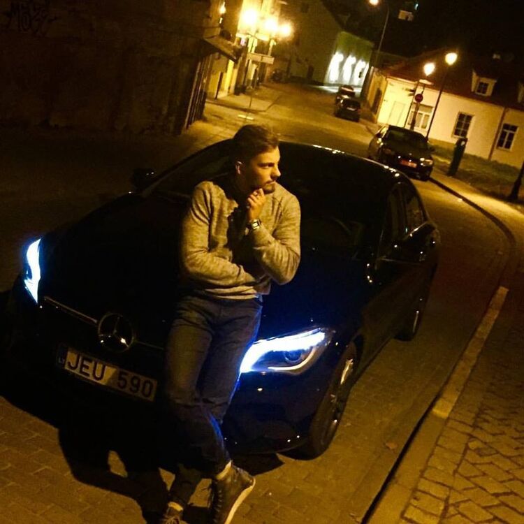  ,   Dovydas, 31 ,   , 