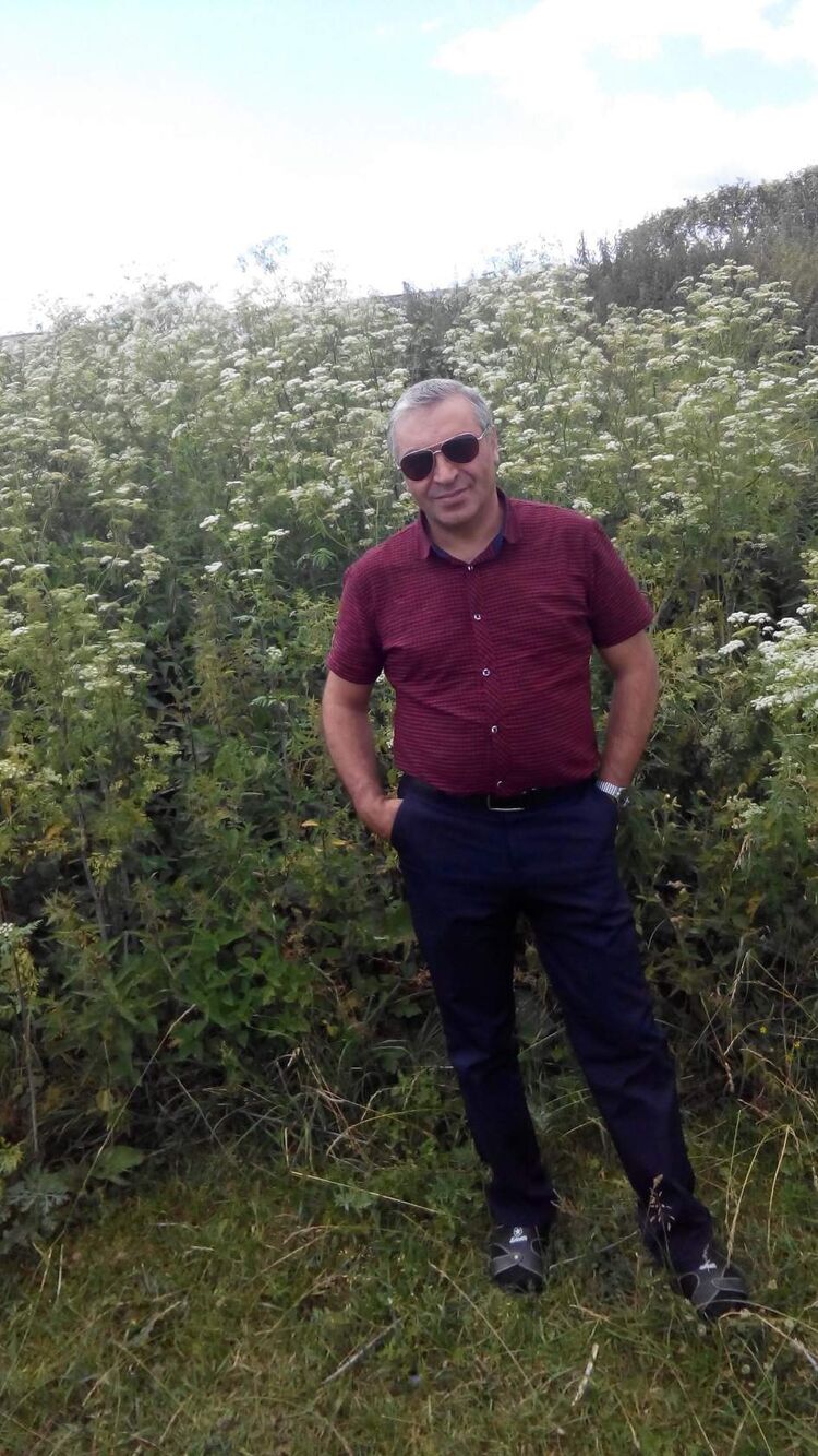  ,   Roki, 49 ,   ,   