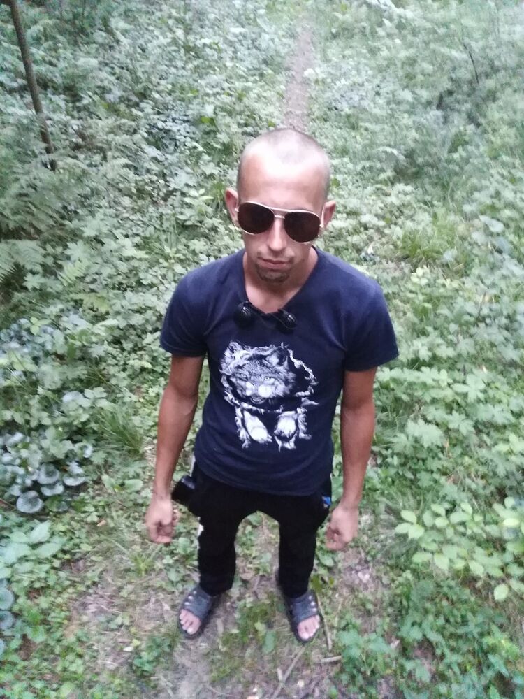  ,   Artem, 32 ,   ,   , c 