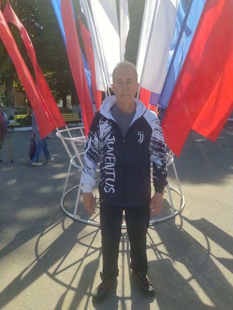  46261936  Yury, 56 ,    