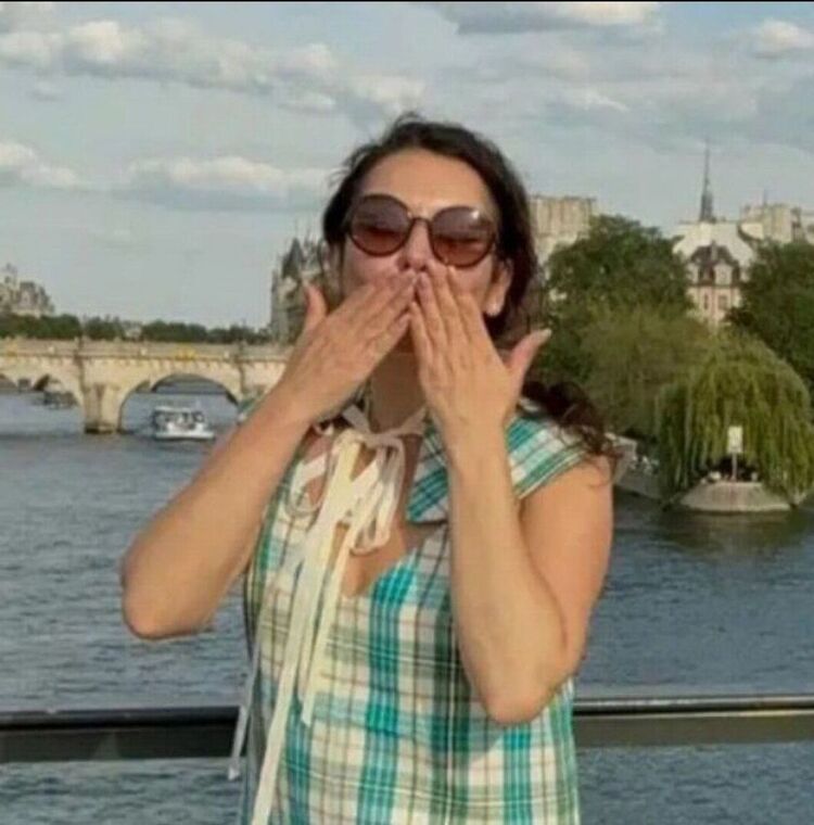  ,   Oliviia, 45 ,   ,   