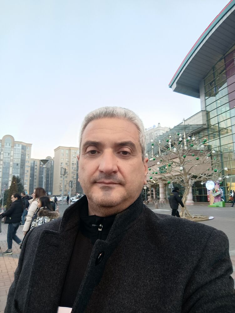 43889316  Edik, 57 ,    