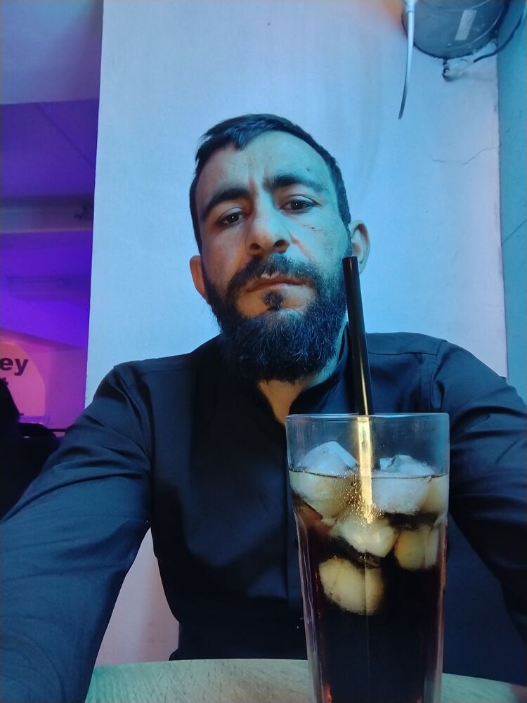  53958956  Grach, 33 ,    