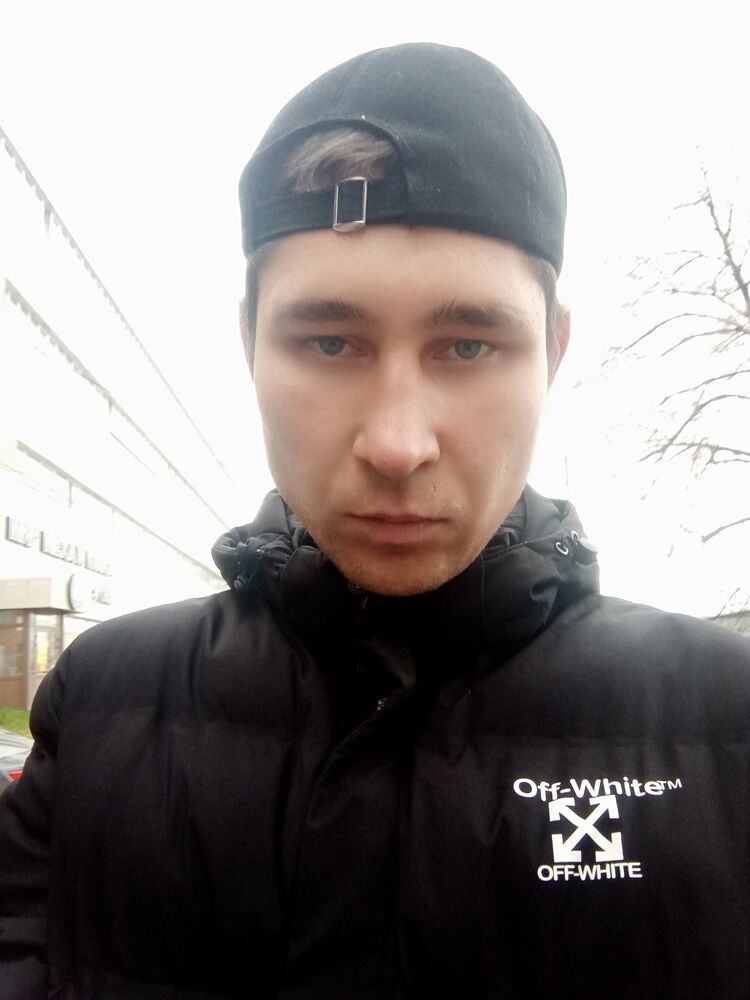  30189996  Maksim, 37 ,    