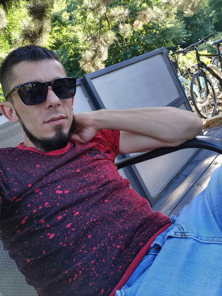  ,   Luka, 30 ,   ,   