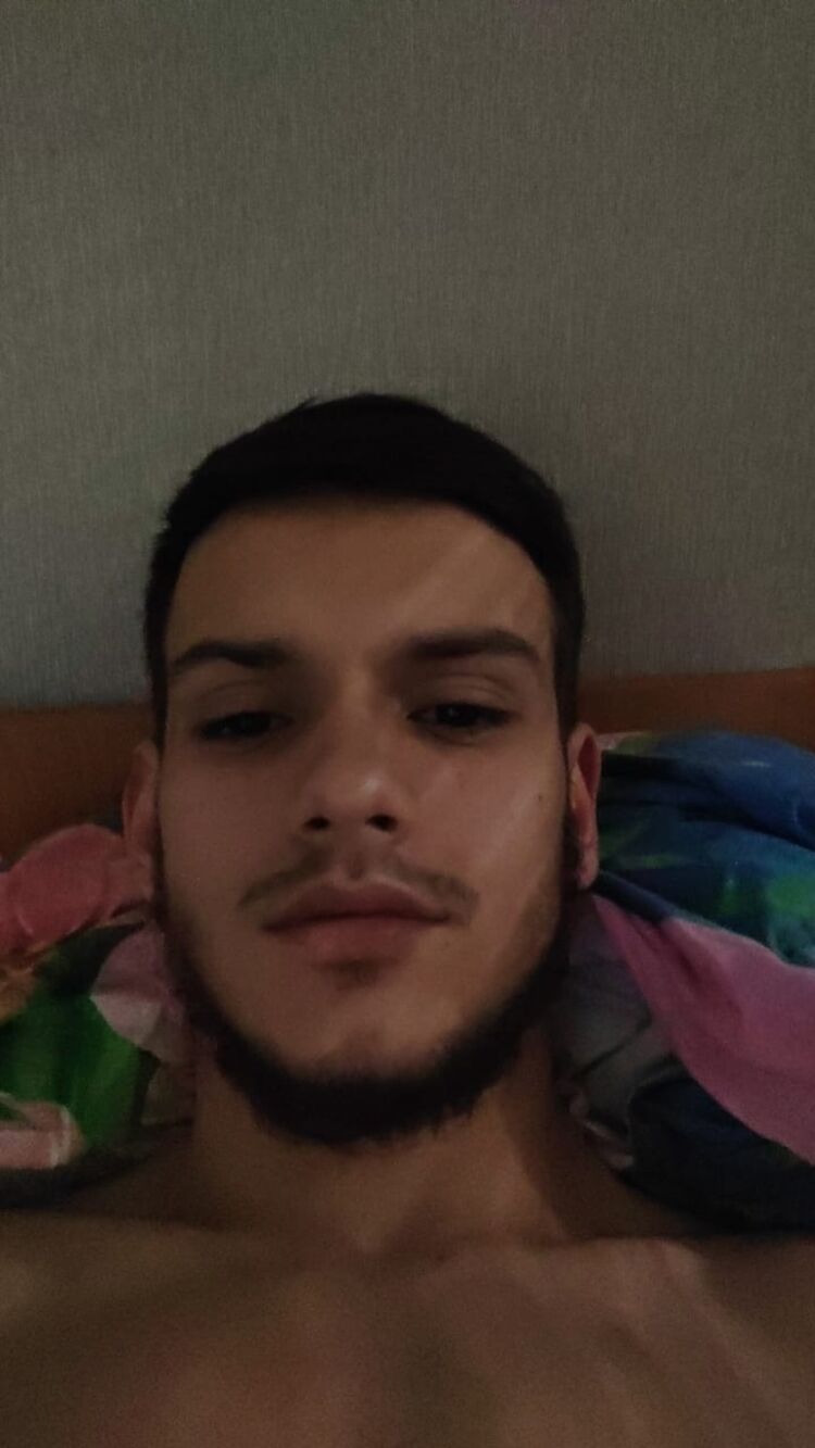  31711946  , 25 ,    