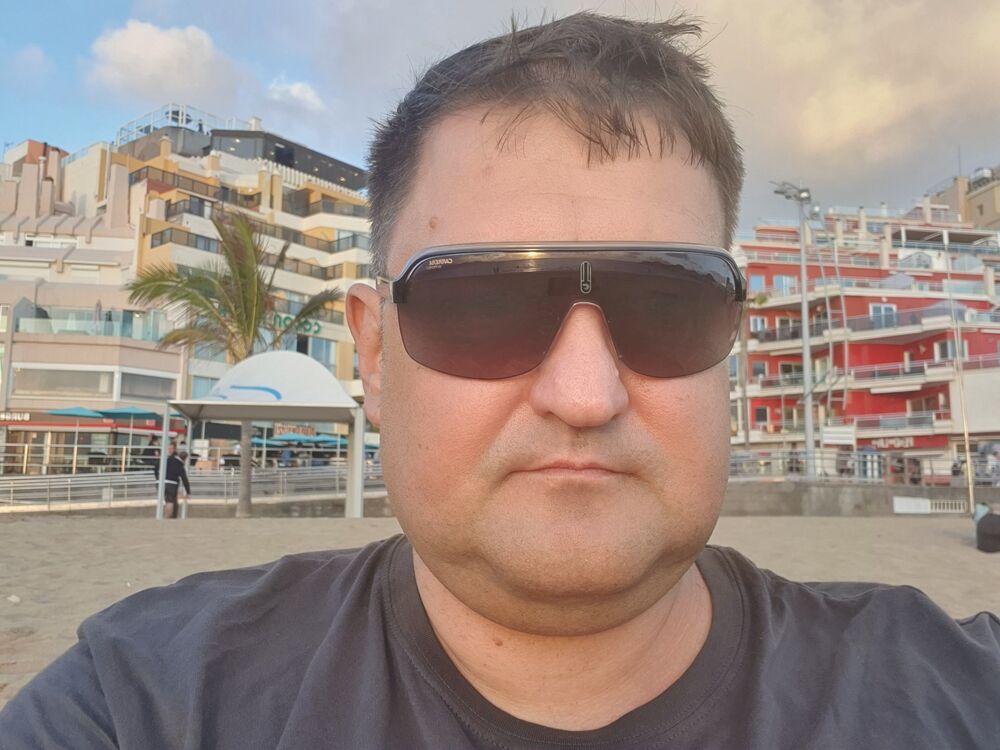  38188276  Sigunia, 44 ,    