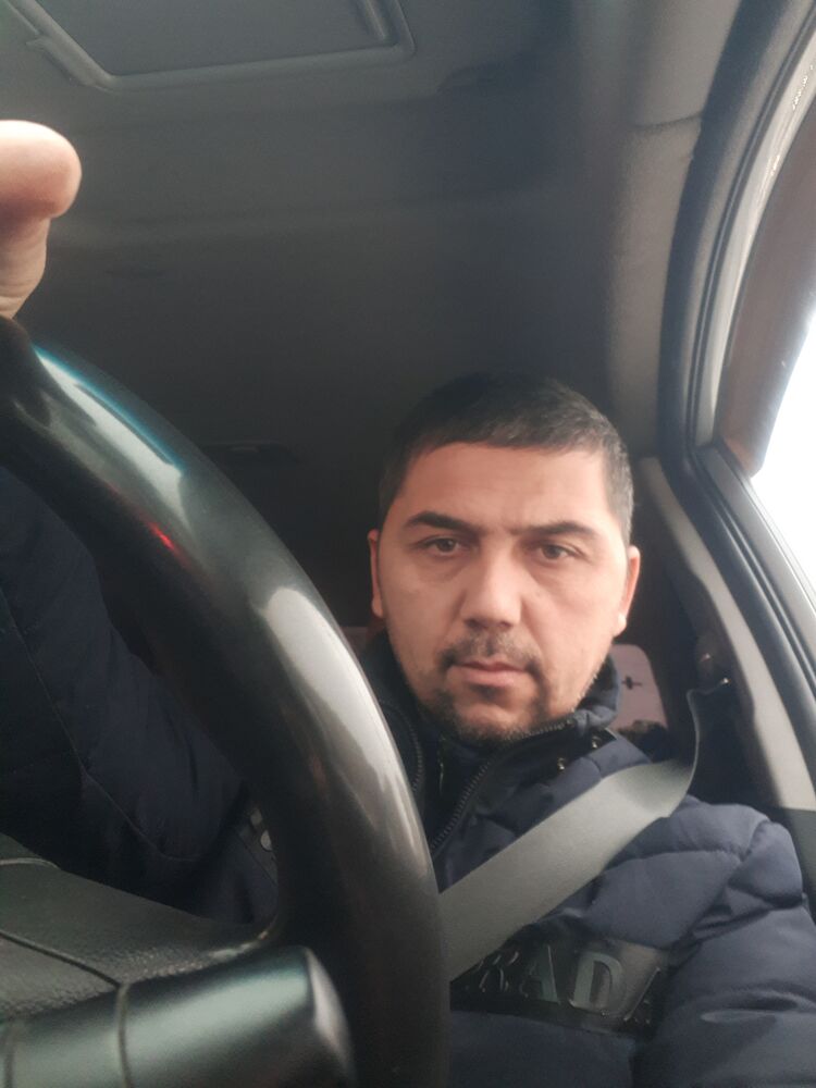  31588886   , 44 ,    