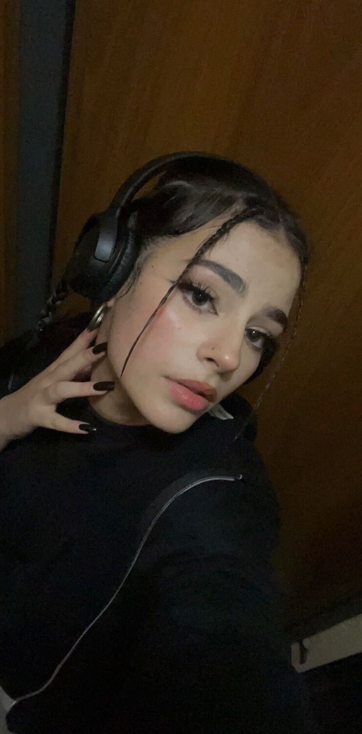  -,   , 21 ,  