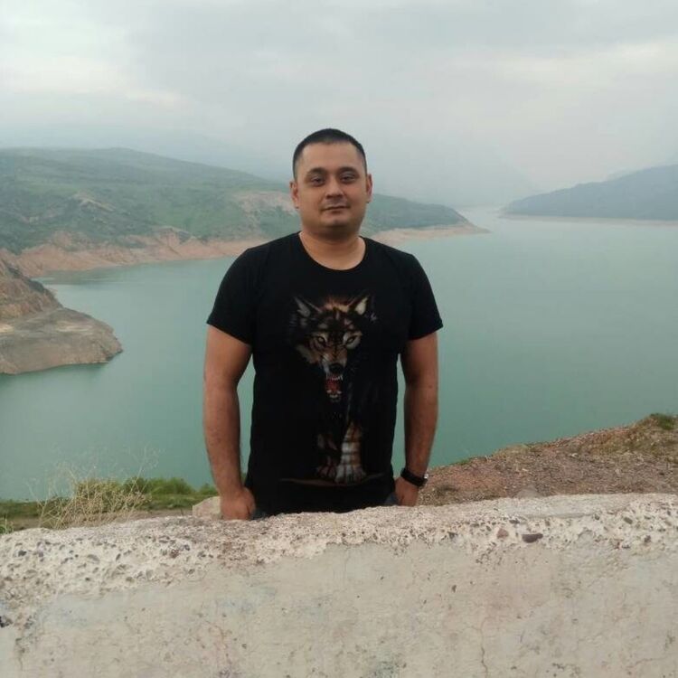  18147966  Ikram, 40 ,    