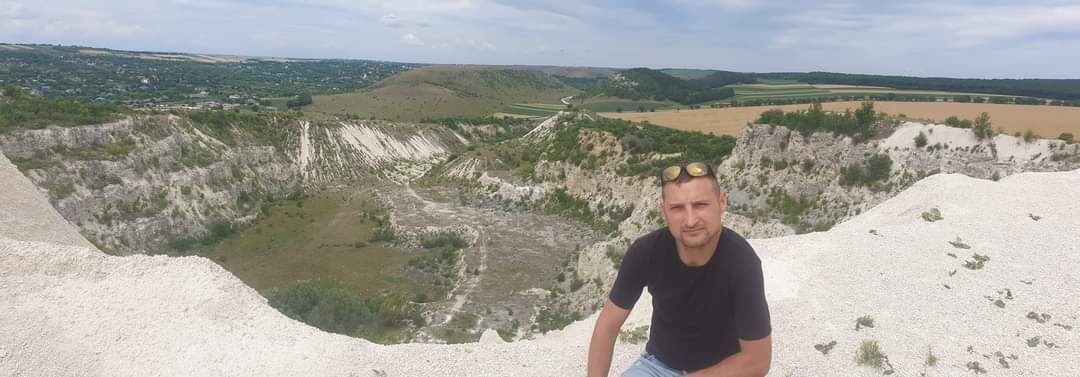  51333976  Sergiu, 38 ,    