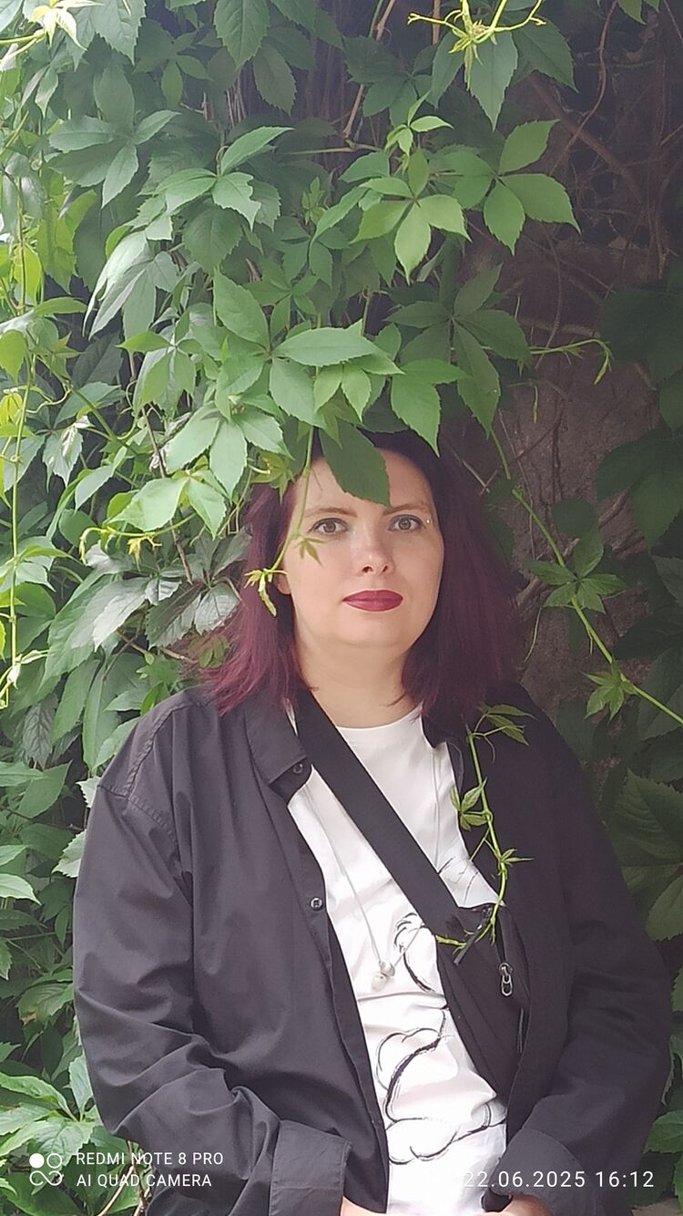 52225356  Pani Oksana, 35 ,    