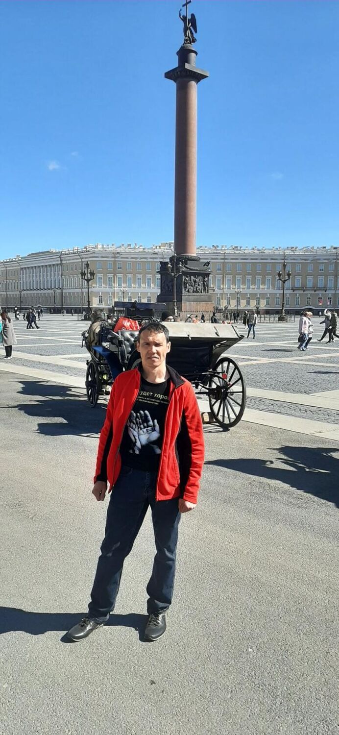  42116896  Aleksandr, 44 ,     