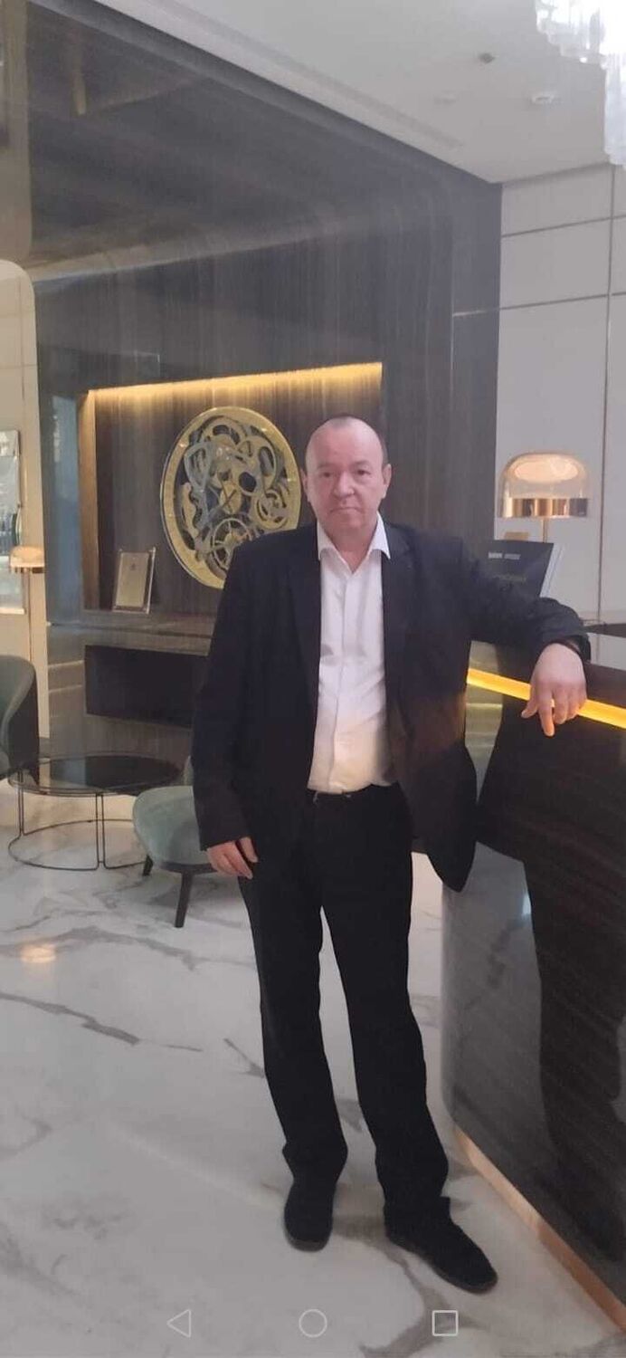  53938846  Vitalij, 54 ,    