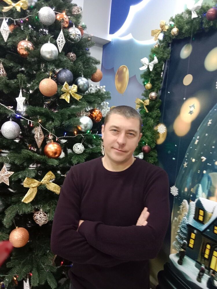  51746106  Alex, 44 ,    