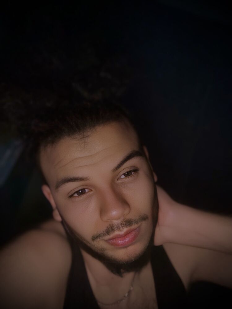  ,   Mahjoub, 24 ,   , c 