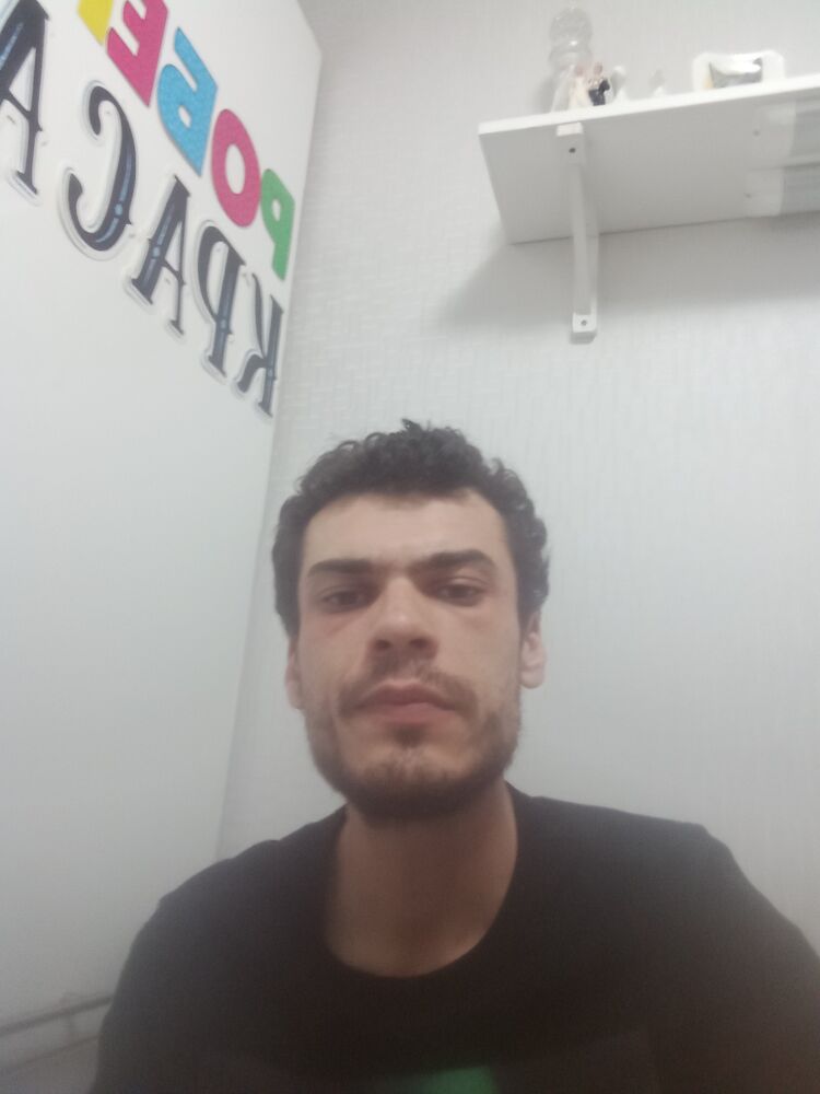  42596816  Robert, 28 ,    