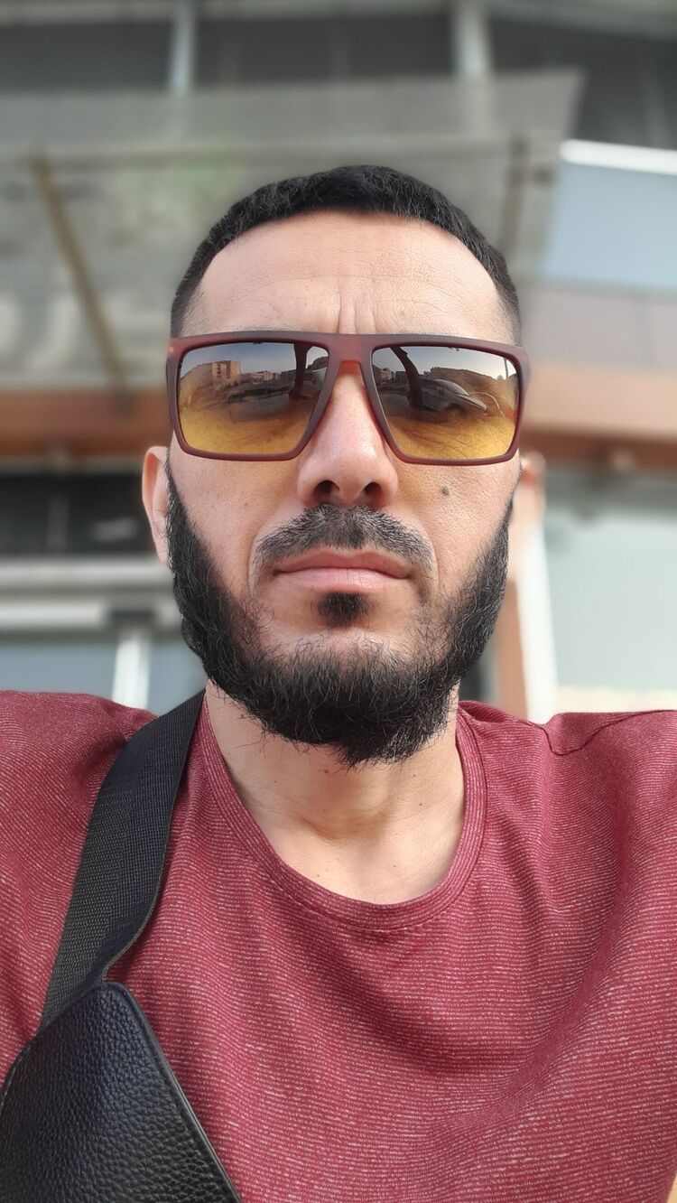  51673146  Farruh, 40 ,    