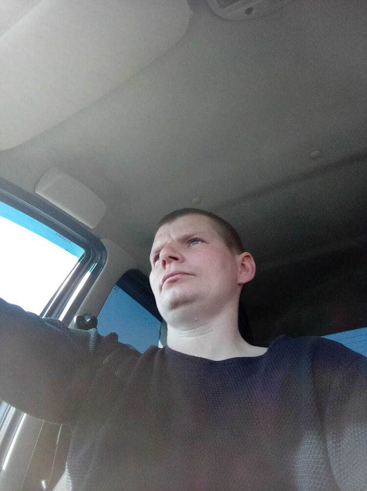  52309856  Mihail, 33 ,    