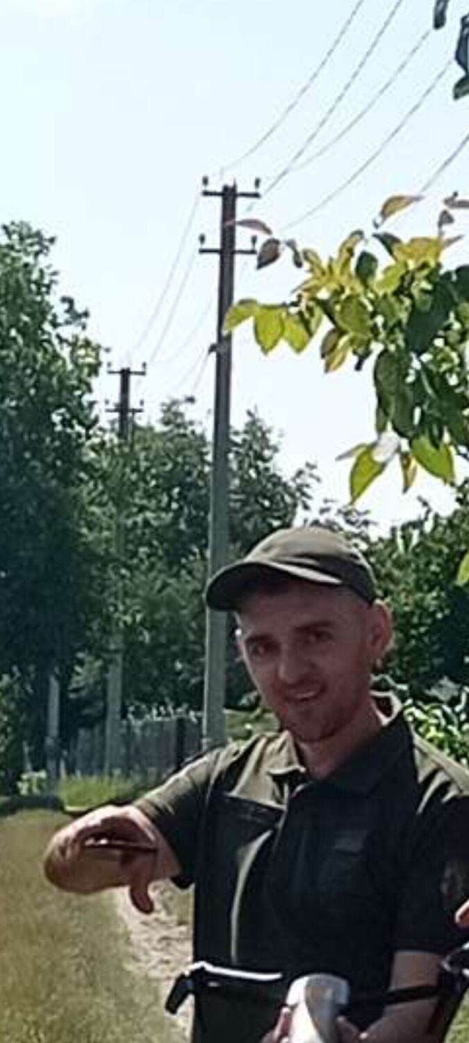  42889046  , 37 ,    