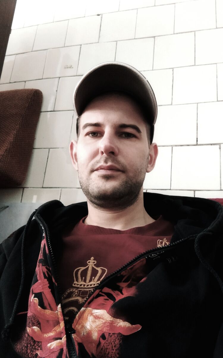  ,   Artur, 35 ,   ,   