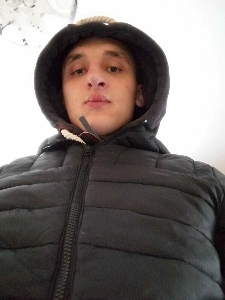  43645486  Slava, 27 ,    