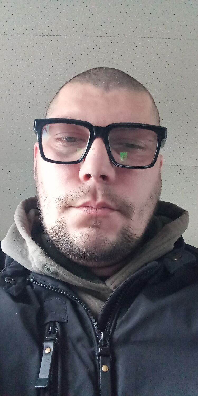  ,   Artur, 35 ,   ,   , c 