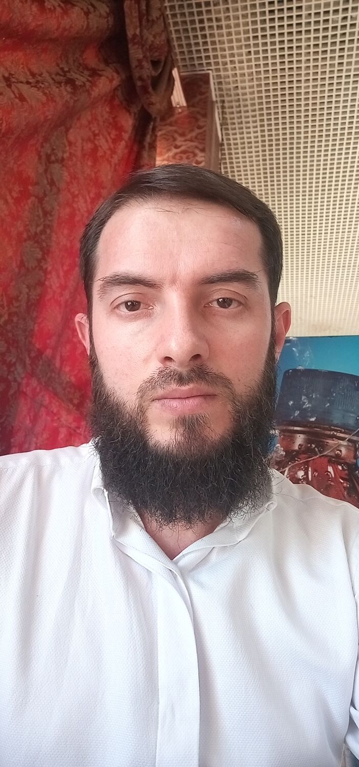  28412836  Kamil, 40 ,    